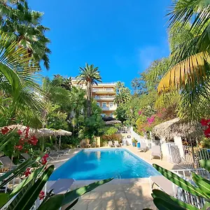 Veles 3*, Cannes Francia
